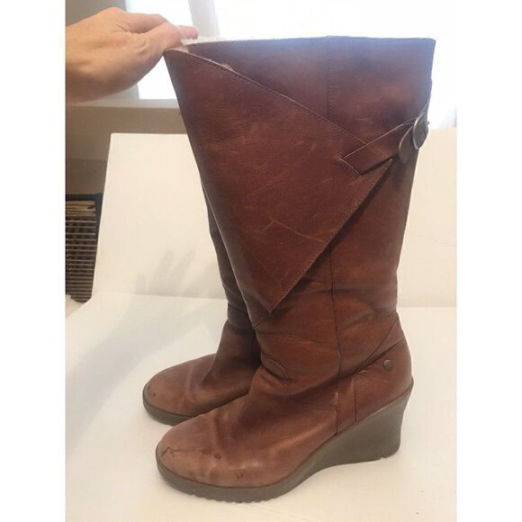 UGG® AUSTRALIA CORINTH CHESTNUT LEATHER WEDGE BOOTS USA 10 - Picture 1 of 9